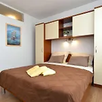 Violete 742 Apartman Pula
