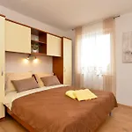 Violete 742 Apartman *