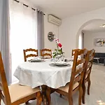 Violete 742 Pula