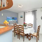 Violete 742 Apartman Pula