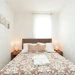 Violete 742 Apartman *