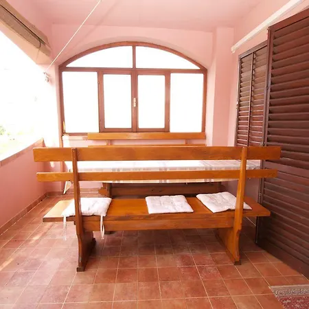 Violete 742 Lejlighed Pula