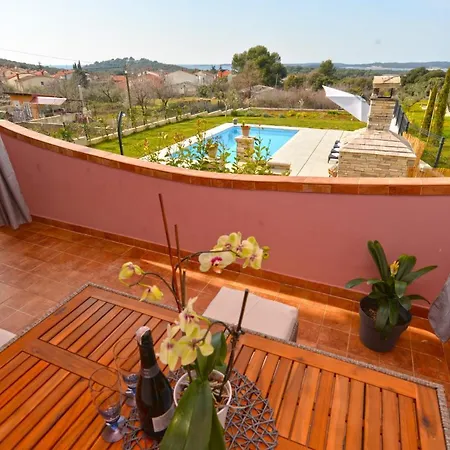 Violete 742 Διαμέρισμα *