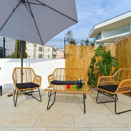 Violete 742 * プーラ