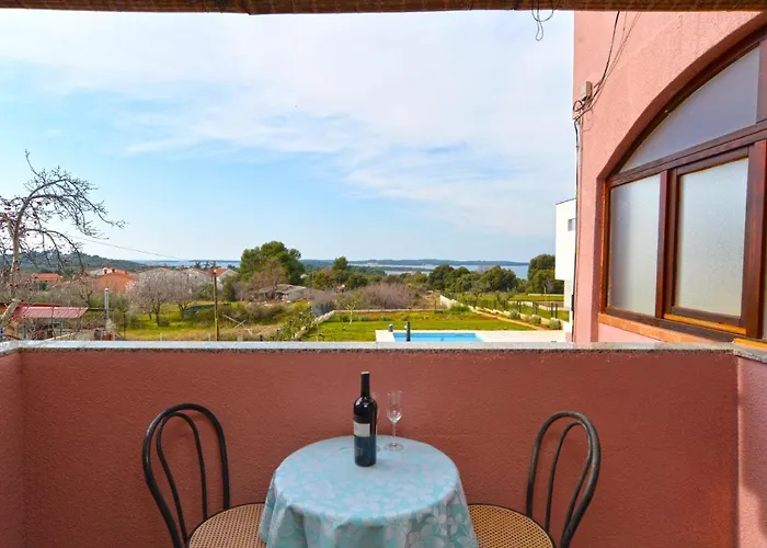 Violete 742 * プーラ