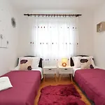 Violete 742 *