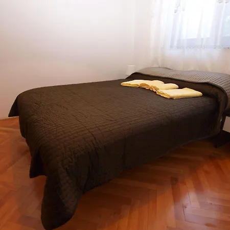 Violete 742 Daire Pula