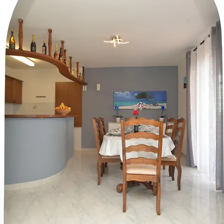 Violete 742 Daire Pula