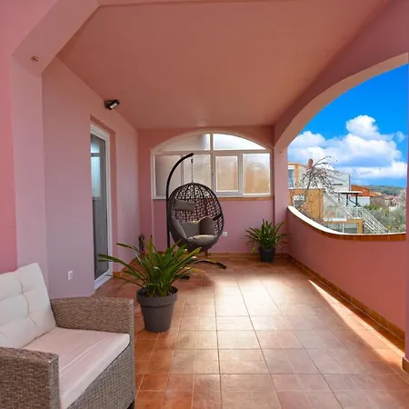 Violete 742 דירה *