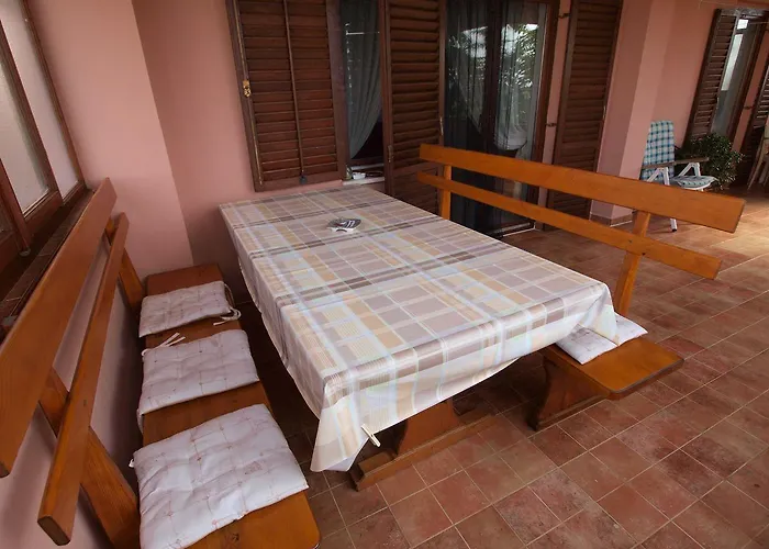 Violete 742 Apartman Pula