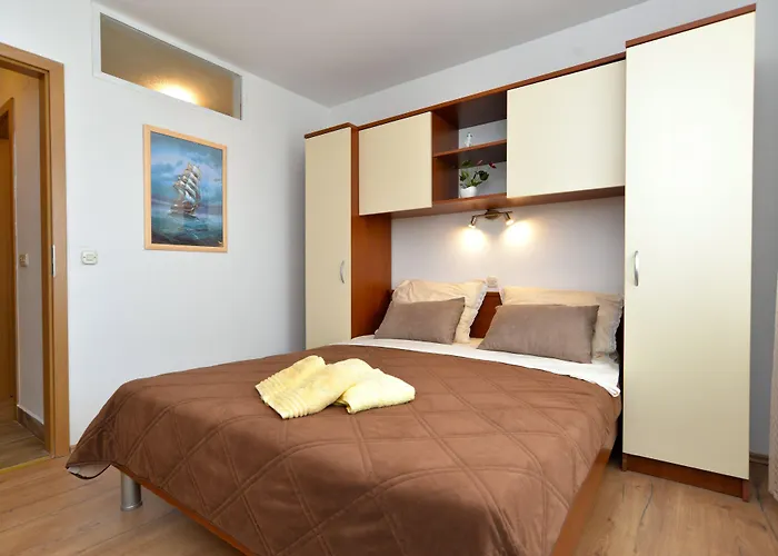 Violete 742 Apartman Pula