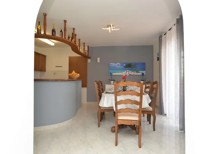 Violete 742 Apartman Pula