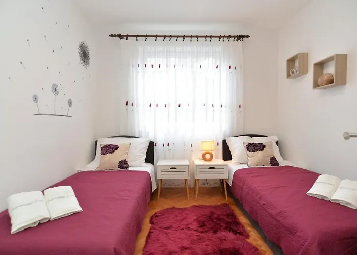 Violete 742 *