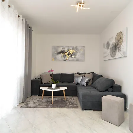 Violete 742 * بولا